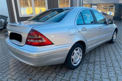 Mercedes 220