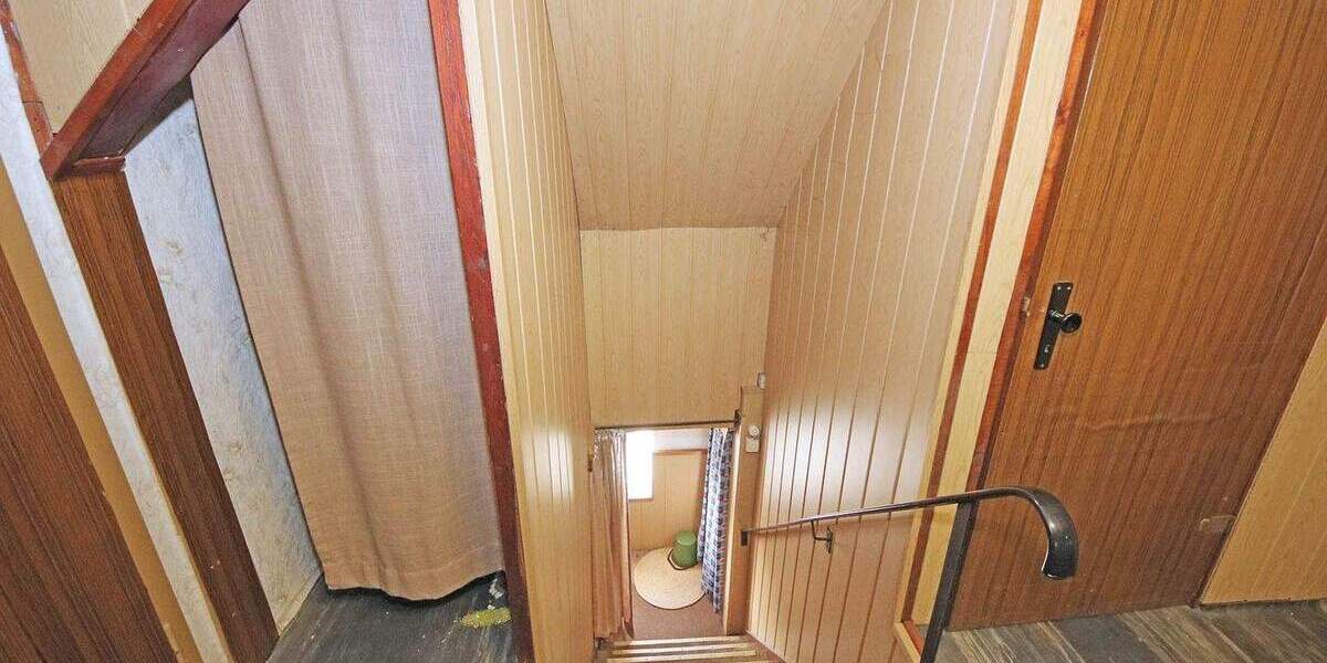 großes Reihenmittelhaus in BTF-Wolfen OT Greppin - auch für 2 Generationen geeignet 1 zimmer