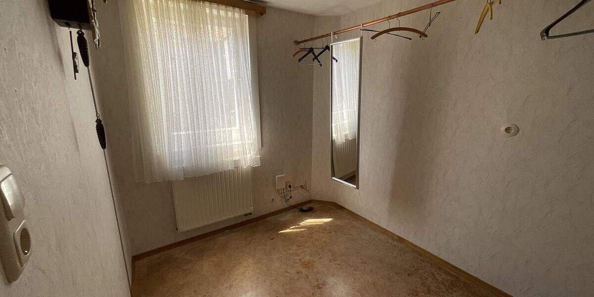 Mehrfamilienhaus, Wohnhaus Bad Brückenau - 5 Zimmer, 187 m&sup2;, 165.000&euro; | Angebot:25668473