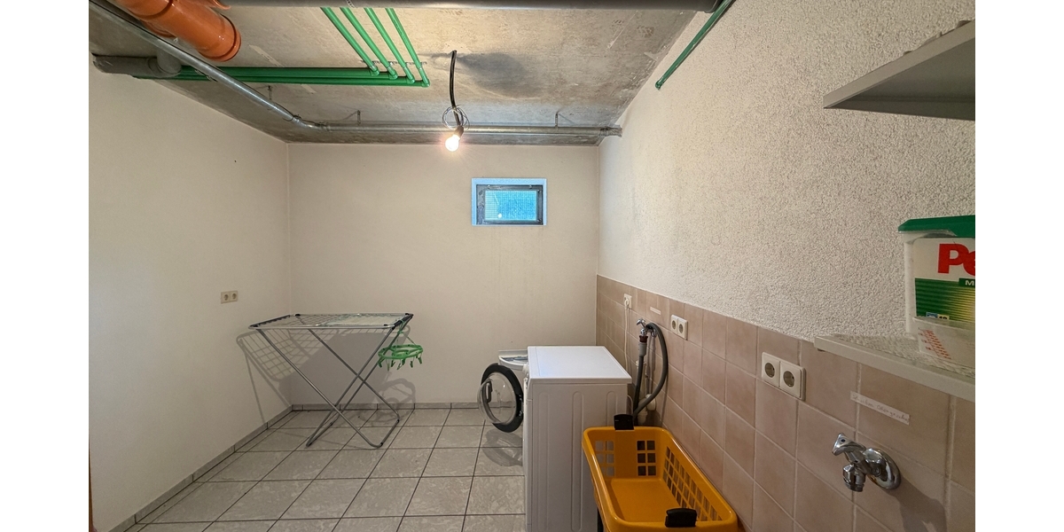 Panoramablick inklusive – Repräsentatives Familienanwesen mit Einliegerwohnung - Zweifamilienhaus Einselthum Rheinland-Pfalz | Angebot:27112158