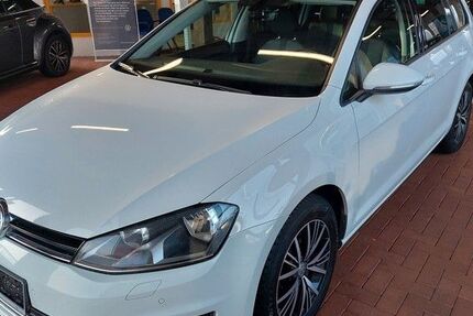 VW Golf 131.100 km 13.990 &euro; Legden 48739