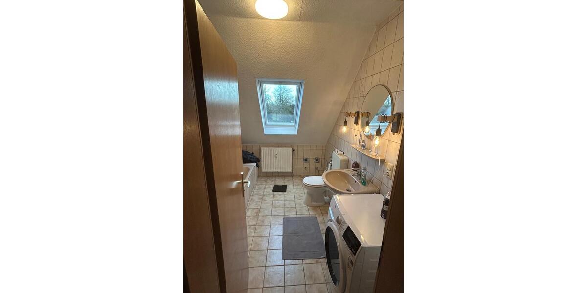 Dachgeschoßwohnung Zetel - 3 Zimmer, 80 m&sup2;, 620&euro; | Angebot:26322898