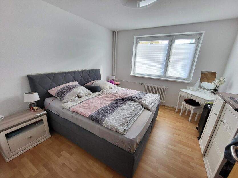 Moderne 2 Zimmer-Wohnung mit Loggia und PKW-Stellplatz in 23560 Lübeck, Moislinger Mühlenweg 2 zimmer