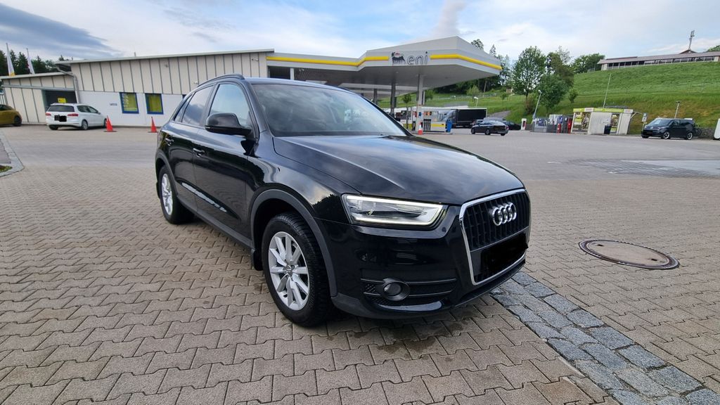 Audi Q3 101.000 km 9.900 &euro; München 81739