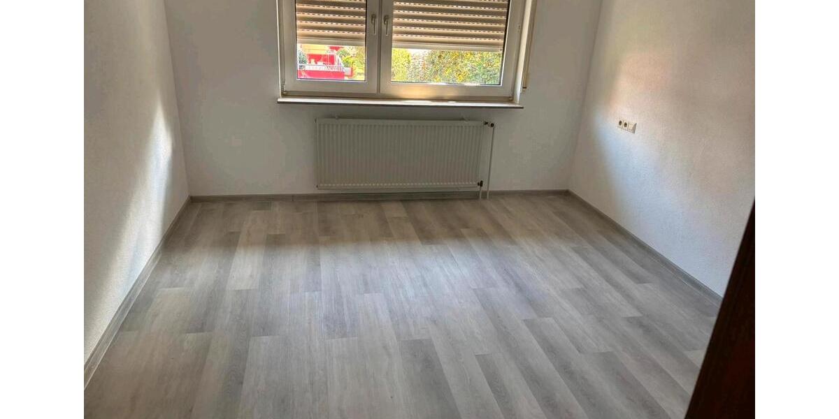 Reihenhaus Stuttgart Bad Cannstatt - 5 Zimmer, 140 m&sup2;, 3.000&euro; | Angebot:25294745