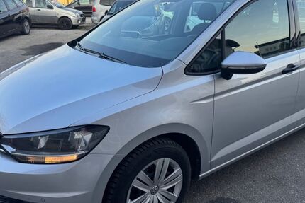 VW Touran 157.800 km 8.299 &euro; Ainring-Mitterfelden 83404