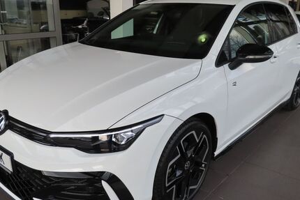 VW Golf 8.677 km 32.980 &euro; Schmallenberg 57392