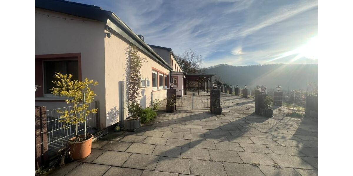 Aussichtslage über Deggingen – Gastronomie & Wohnen mit Weitblick zimmer