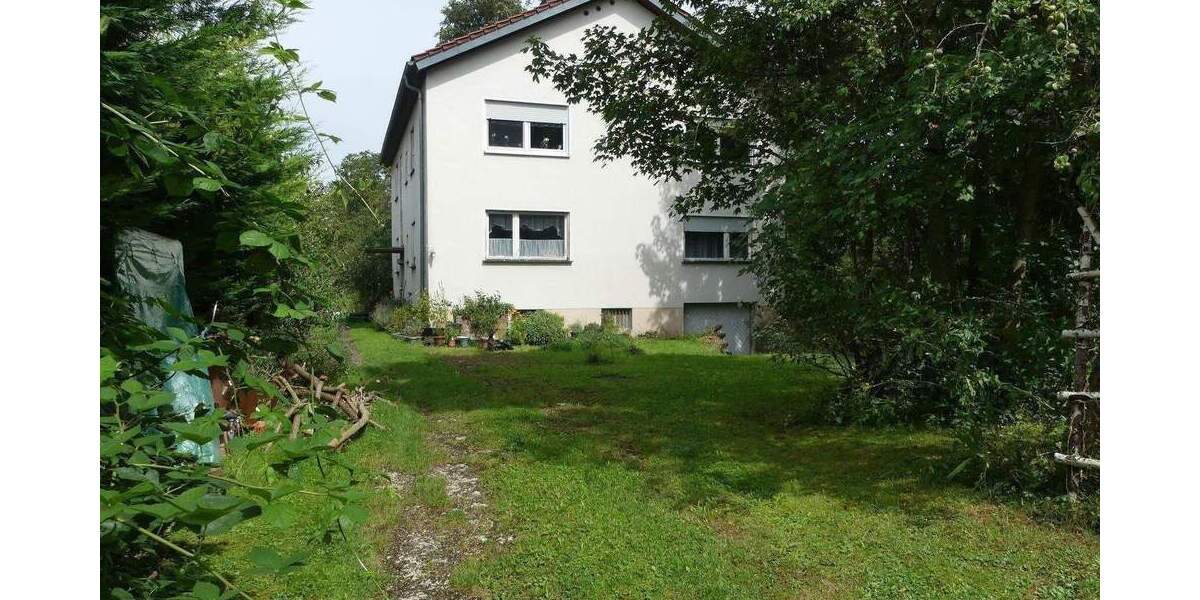 Peisreduziert! Zweifamilienhaus mit Potenzial: Renovierungsobjekt auf Großem Grundstück in Forchheim Reuth 9 zimmer