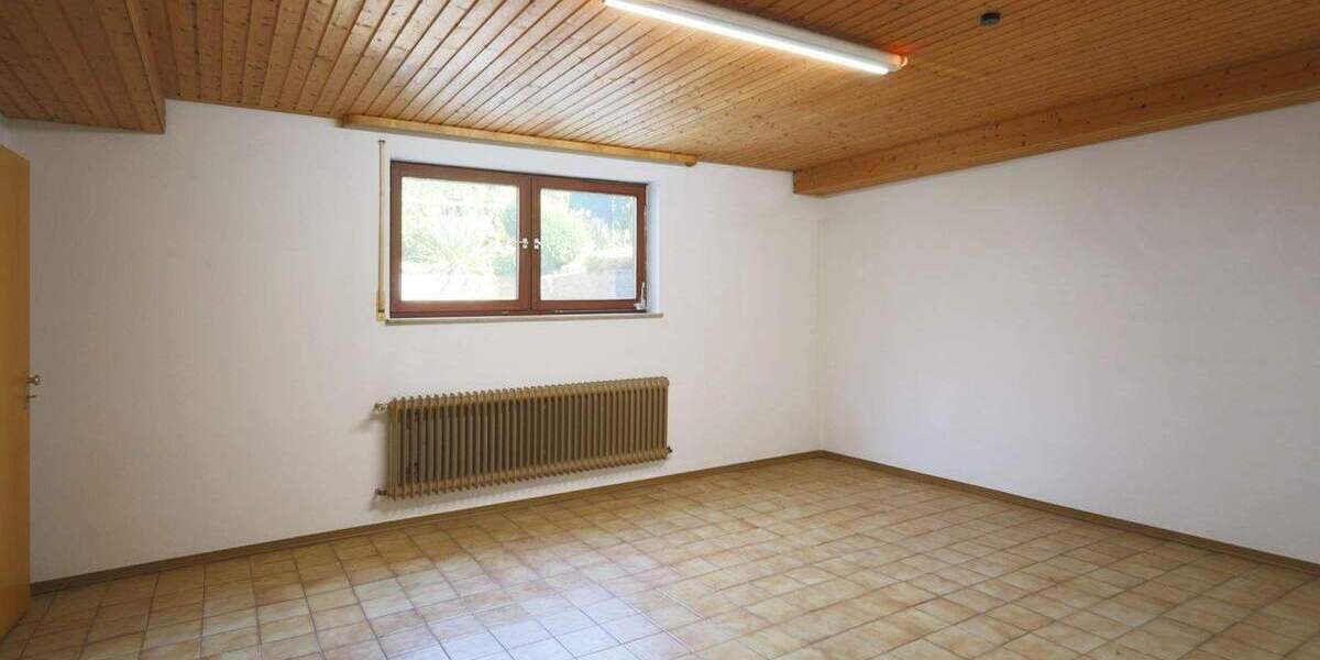 Platz für die ganze Familie - Großzügiges Haus mit schönem Garten in Nufringen 7 zimmer