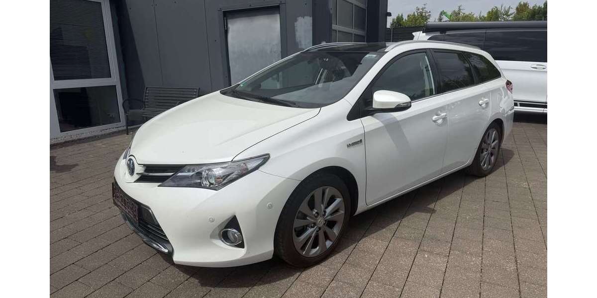 Toyota Auris 141.900 km 11.200 &euro; Großbottwar 71723