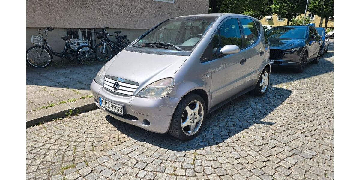 Mercedes-Benz A 190 109.135 km 1.200 &euro; München 81669