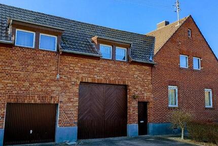 Haus Bornheim - 7 Zimmer, 176 m&sup2;, 960&euro; | Angebot:25612008