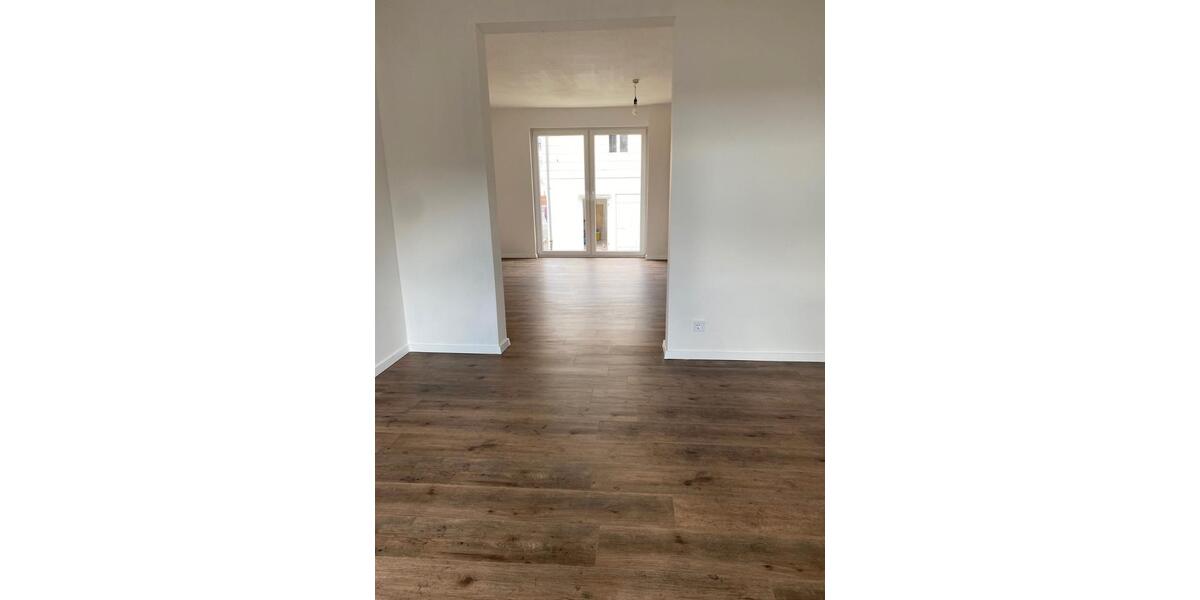 Etagenwohnung Rotenburg an der Fulda - 6 Zimmer, 120 m&sup2;, 1.200&euro; | Angebot:26074435