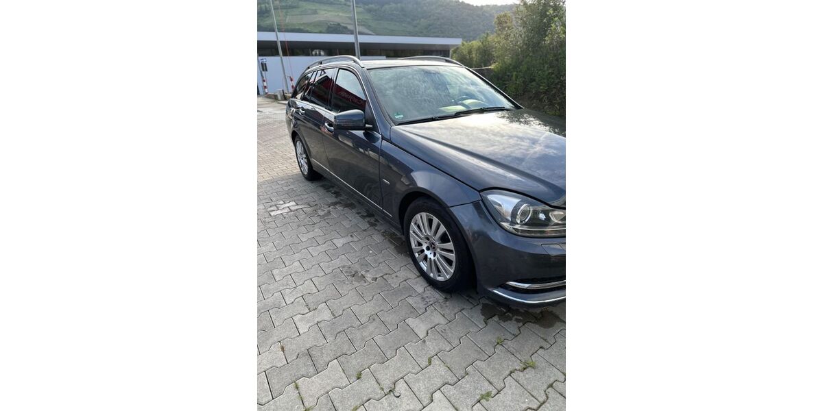 Mercedes-Benz 220 333.000 km 4.900 &euro; Boppard 56154