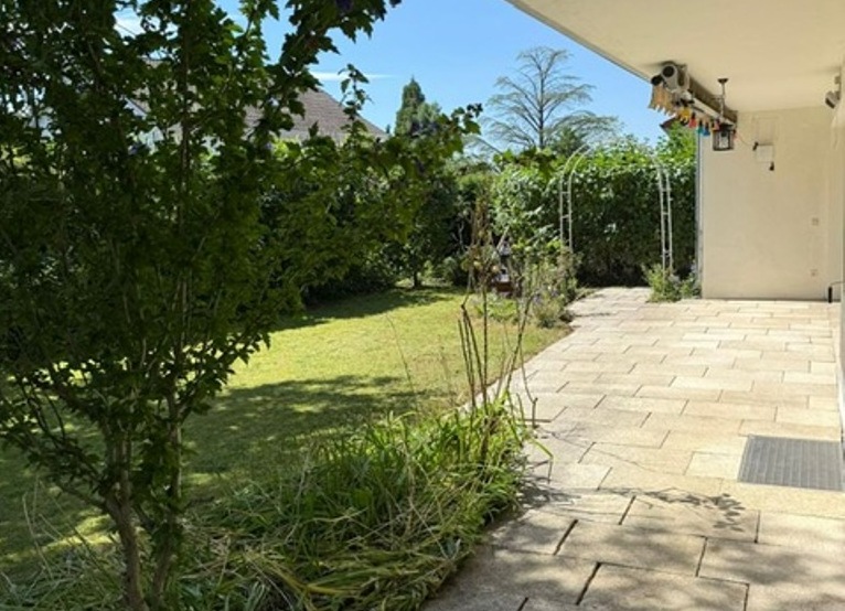 Haus mit zwei Wohnungen und Garten - ideal für Familie und Mehrgeneration 10 zimmer