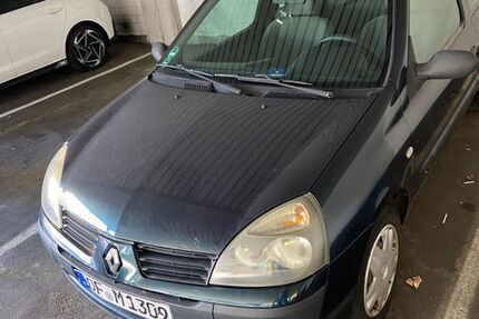 Renault Clio 193.000 km 700 &euro; Offenbach 63067