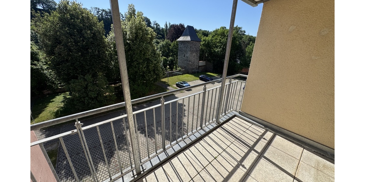 Idyllisch wohnen im Zentrum von Weida. 3 Raum Wohnung mit Balkon und Aufzug! - Etagenwohnung Weida Liebsdorf | Angebot:26882406