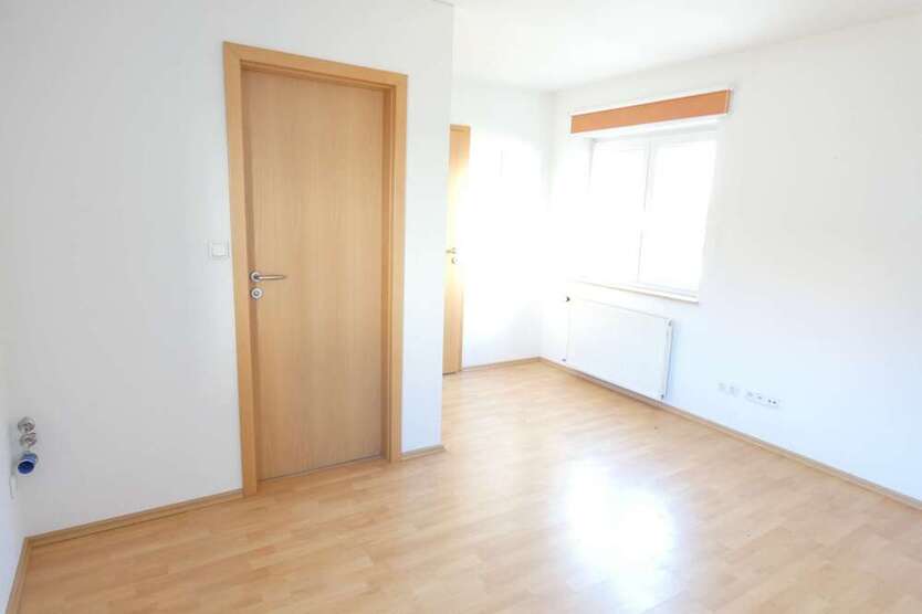 Wohnung zum Mieten in Rödental 225 € 18 m²