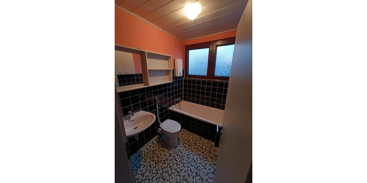 Dachgeschoßwohnung Langenfeld (Rheinland) - 3 Zimmer, 55 m&sup2;, 720&euro; | Angebot:25349158