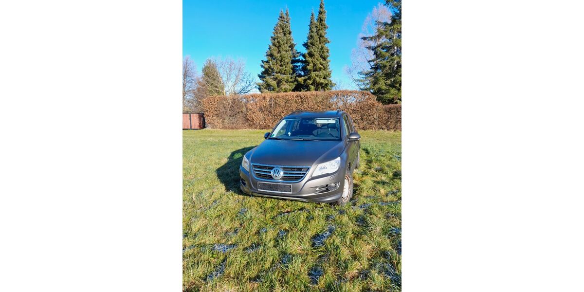 VW Tiguan 169.100 km 5.250 € Bad Berka 99438