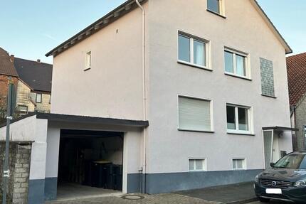 ZU VERMIETEN: Zweifamilienhaus in zentraler Lage zimmer