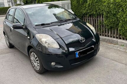 Toyota Yaris 120.000 km 3.900 &euro; Rosenheim 83026