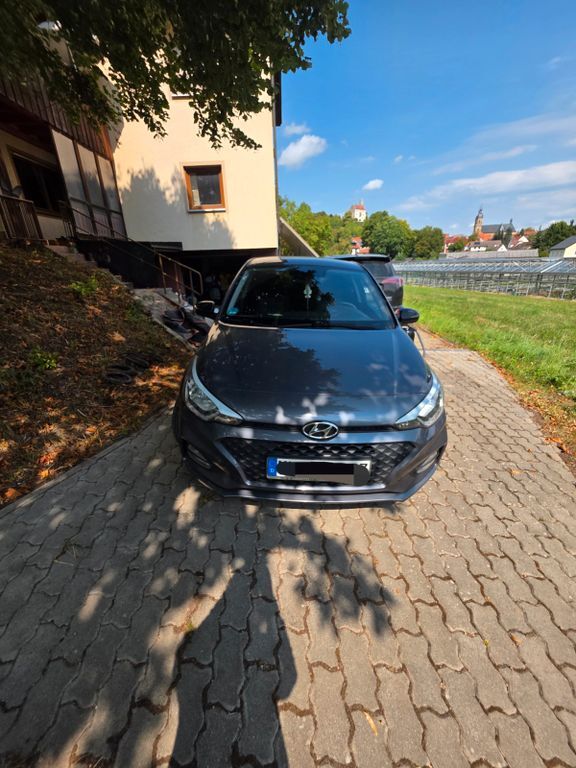 i20
