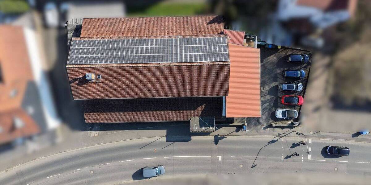 Gewerbeobjekt Kirchhain - 7 Zimmer, 341 m&sup2;, 3.000&euro; | Angebot:26092897