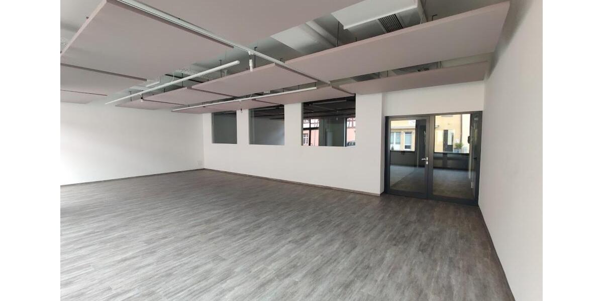 1A Innenstadt-Lage in Schwabach : Laden, Cafe, Gastro - OHNE PROV zimmer