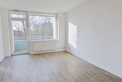 Helle 3-Zimmer-Wohnung mit BALKON und BADEWANNE 3 zimmer