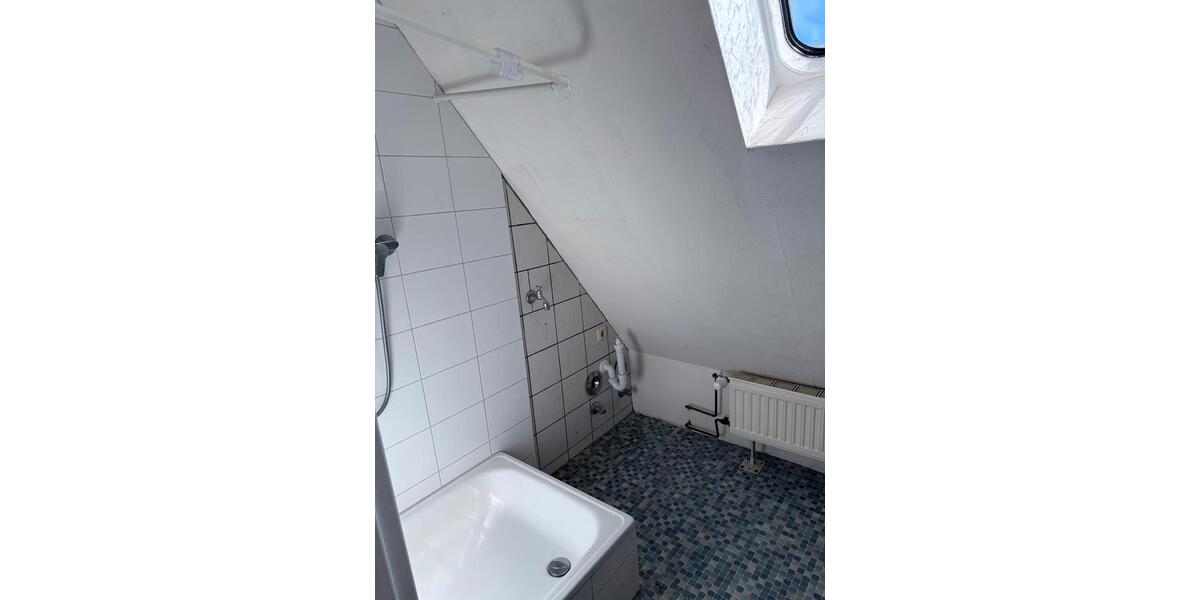 Dachgeschoßwohnung Kalletal - 1 Zimmer, 26 m&sup2;, 260&euro; | Angebot:26133356