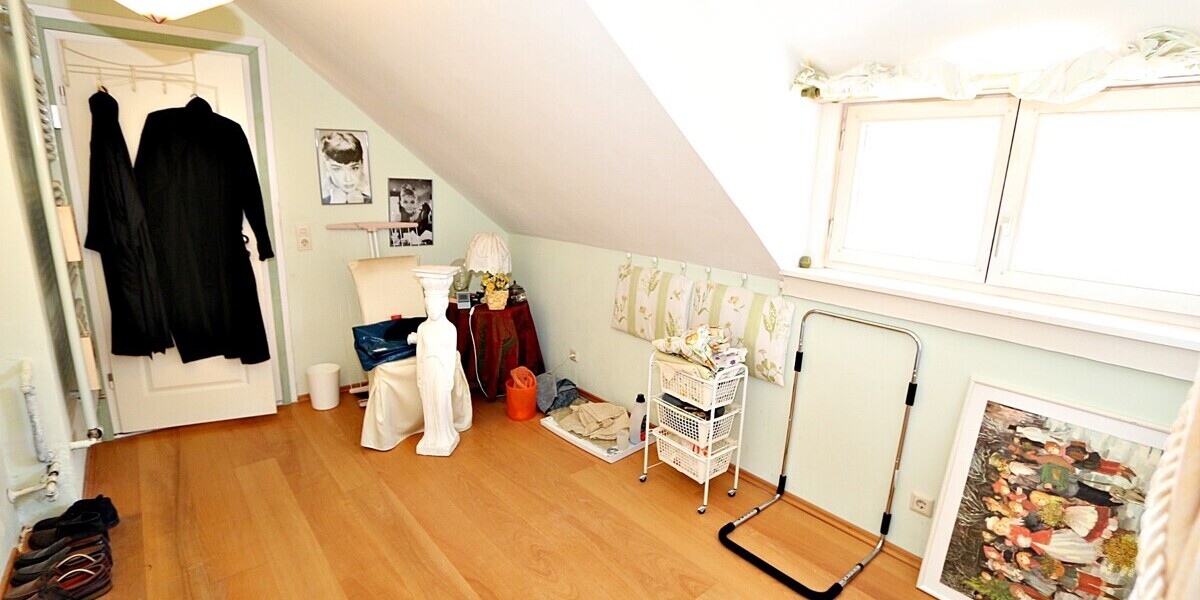 !! RARITÄT am SEE !! idyllisches JUWEL * 4-Zimmer-Dachgeschosstraum * Balkon und Gartennutzung * - Dachgeschoßwohnung Starnberg | Angebot:26551172