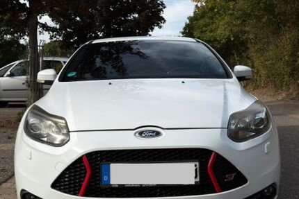 Ford Focus 126.600 km 11.450 &euro; Kämpfelbach 75236