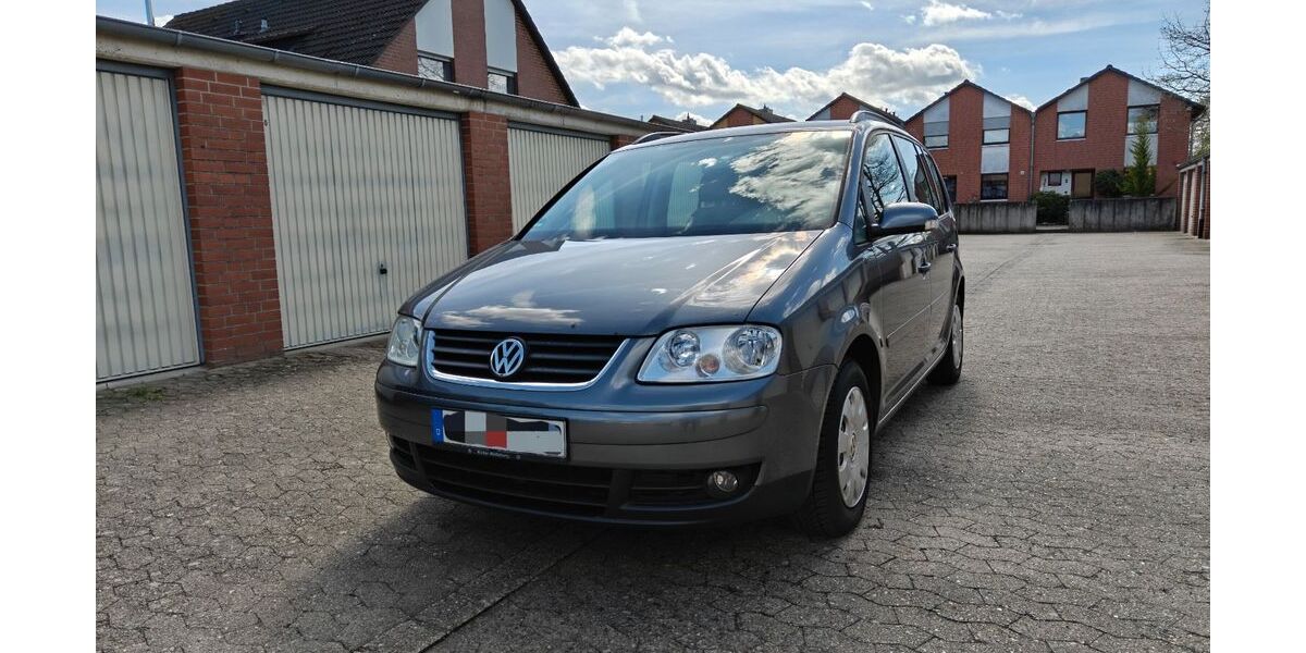 VW Touran 214.662 km 2.222 &euro; Braunschweig 38112