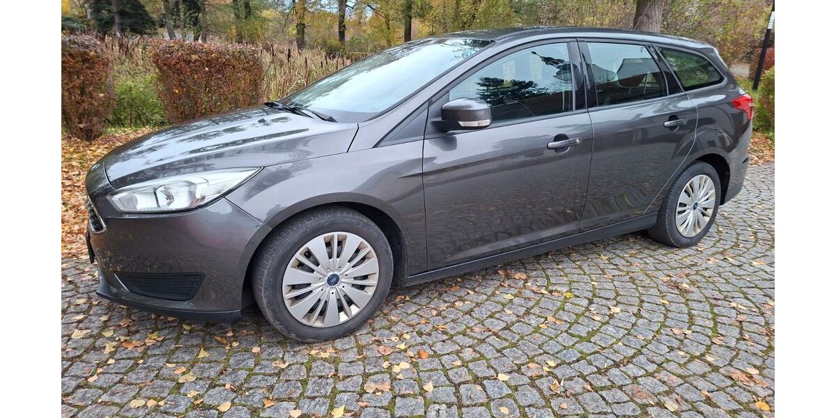 Ford Focus 60.000 km 6.900 &euro; Auma-Weidatal 07955