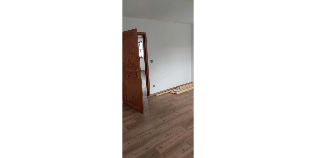 Etagenwohnung Hutthurm - 3 Zimmer, 104 m&sup2;, 700&euro; | Angebot:26633306