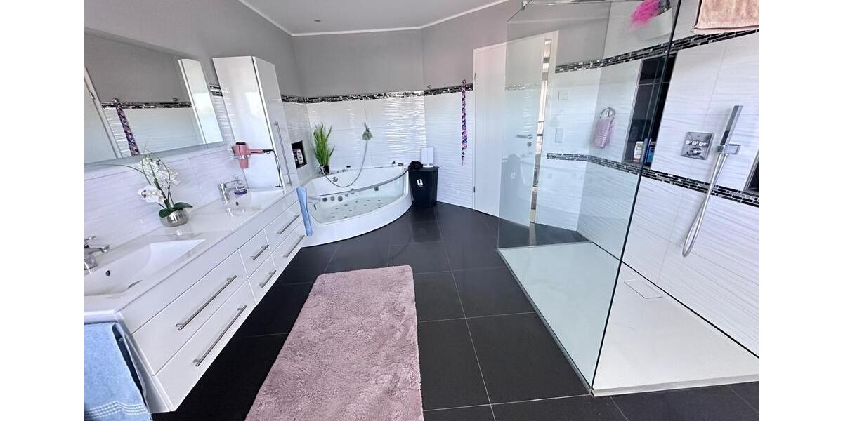 Villa Großheide - 5 Zimmer, 270 m&sup2;, 860.000&euro; | Angebot:26169538