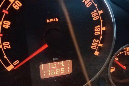 Opel Meriva 176.891 km 2.000 &euro; Mulsum 27449