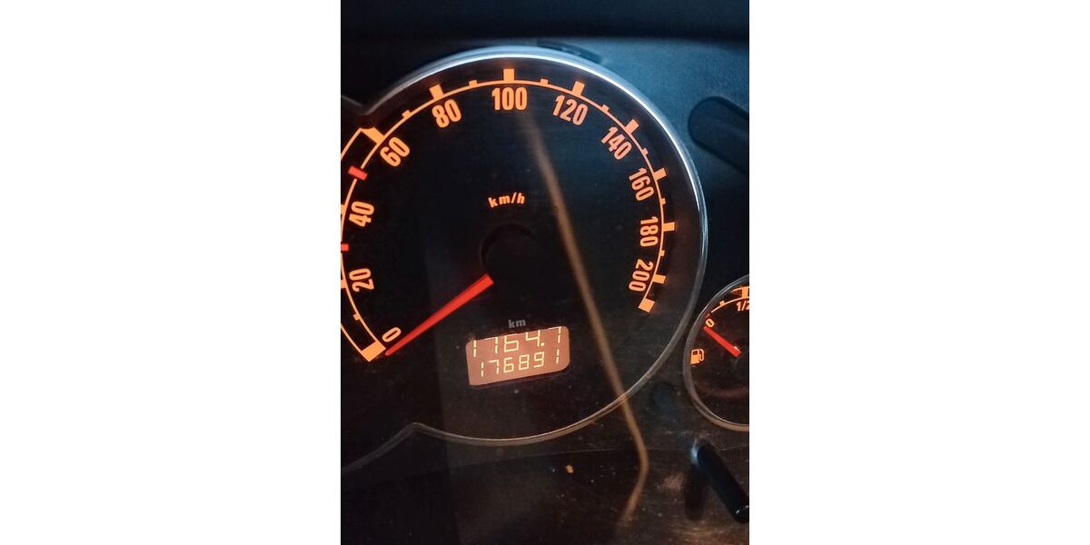 Opel Meriva 176.891 km 2.000 &euro; Mulsum 27449