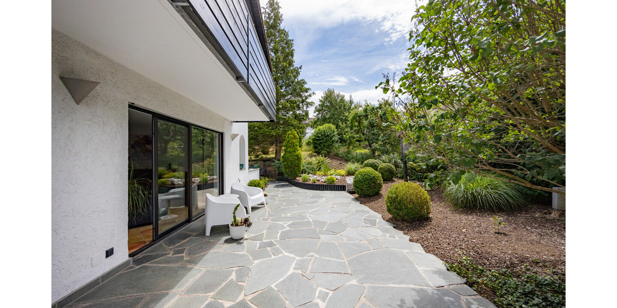 Repräsentatives Mehrgenerationenhaus auf ca. 851 m² Grundstück - Mehrfamilienhaus, Wohnhaus Otterfing | Angebot:27016904