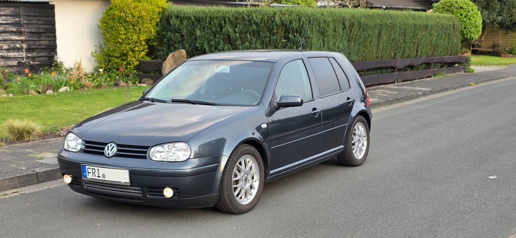 VW Golf 159.000 km 5.500 &euro; Jever 26441