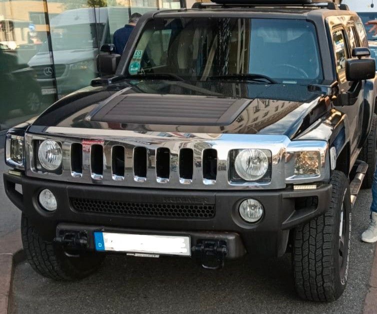Hummer H3 106.000 km 16.900 € München 81476