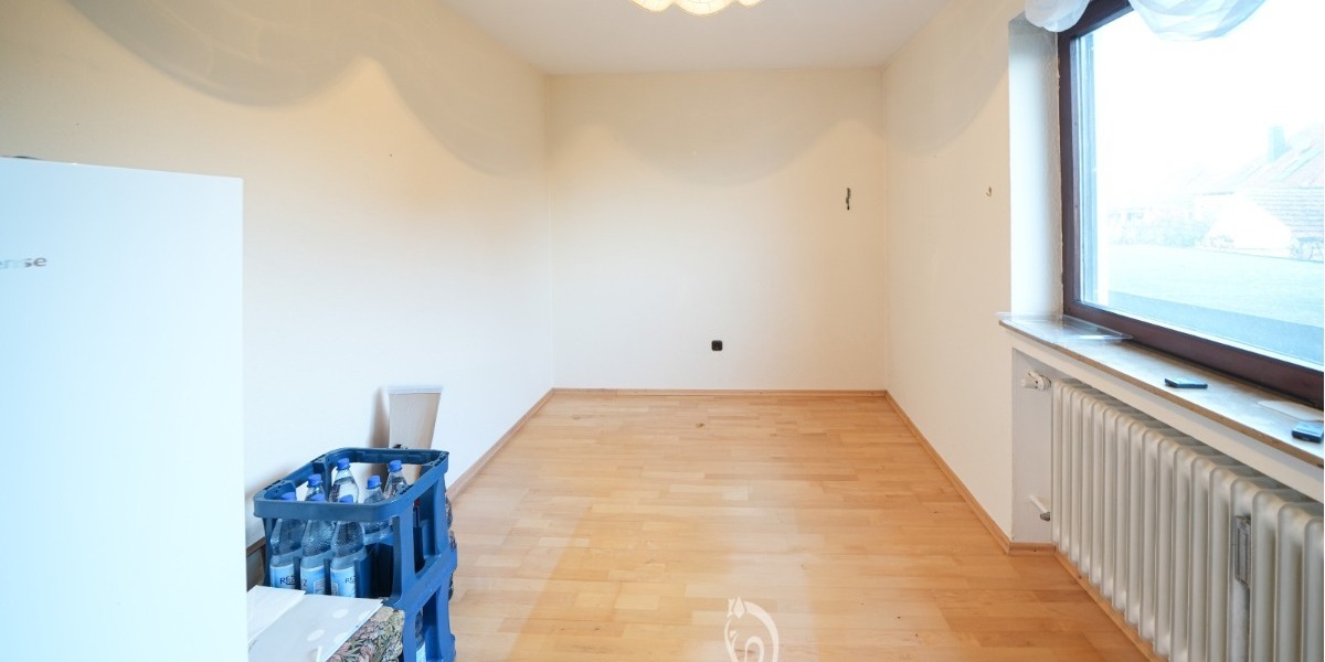 Zwei- bis Dreiparteienhaus in zentraler Lage mit Einliegerwohnung und Ausbaupotenzial im DG - Zweifamilienhaus Zell am Main | Angebot:26321773