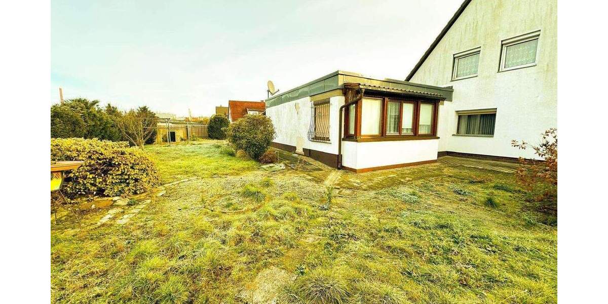 Traumlage! Sanierungsbedürftige Doppelhaushälfte mit Potenzial für Ihre individuelle Gestaltung! 4 zimmer