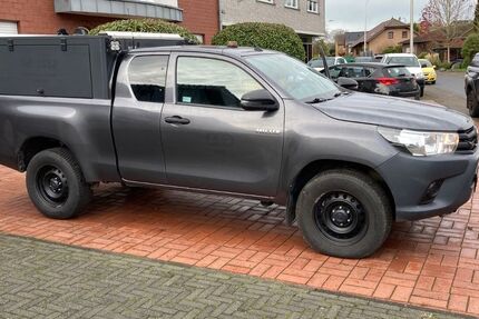 Toyota Hilux 230.000 km 20.825 &euro; Heinsberg 52525