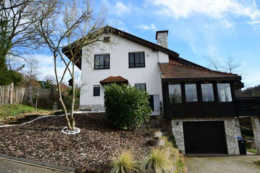 Haus zum Mieten in Brensbach 1.800 € 210 m²