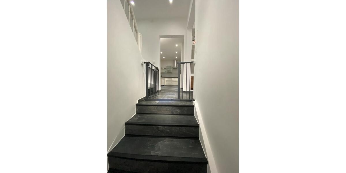 Doppelhaushälfte Calw - 7 Zimmer, 150 m&sup2;, 375.000&euro; | Angebot:25498592