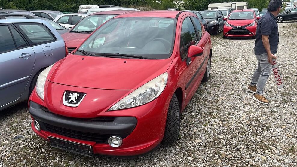 Peugeot 207 82.000 km 2.200 € Kirchheim 85551