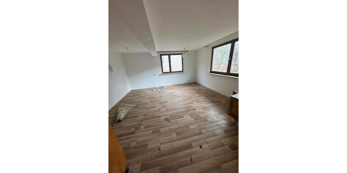Einfamilienhaus Marktheidenfeld - 5 Zimmer, 150 m&sup2;, 150.000&euro; | Angebot:25995350